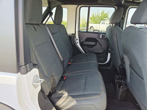 Used 2024 Jeep Wrangler Sport S image 16