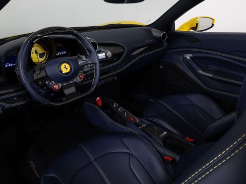 Used 2022 Ferrari F8 Tributo image 34