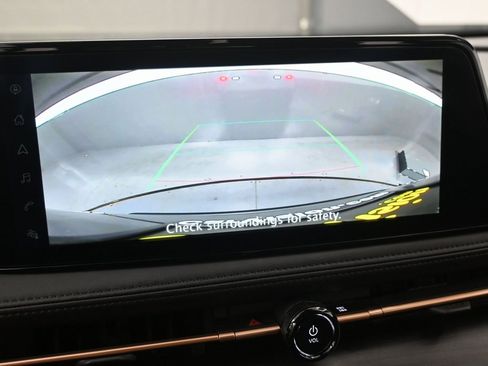 Used 2023 Nissan Ariya AWD image 12