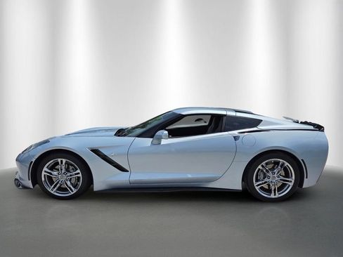 Used 2017 Chevrolet Corvette Stingray Coupe w/ 1LT RWD image 6