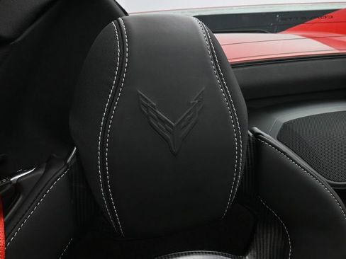 Used 2025 Chevrolet Corvette Z06 RWD image 17
