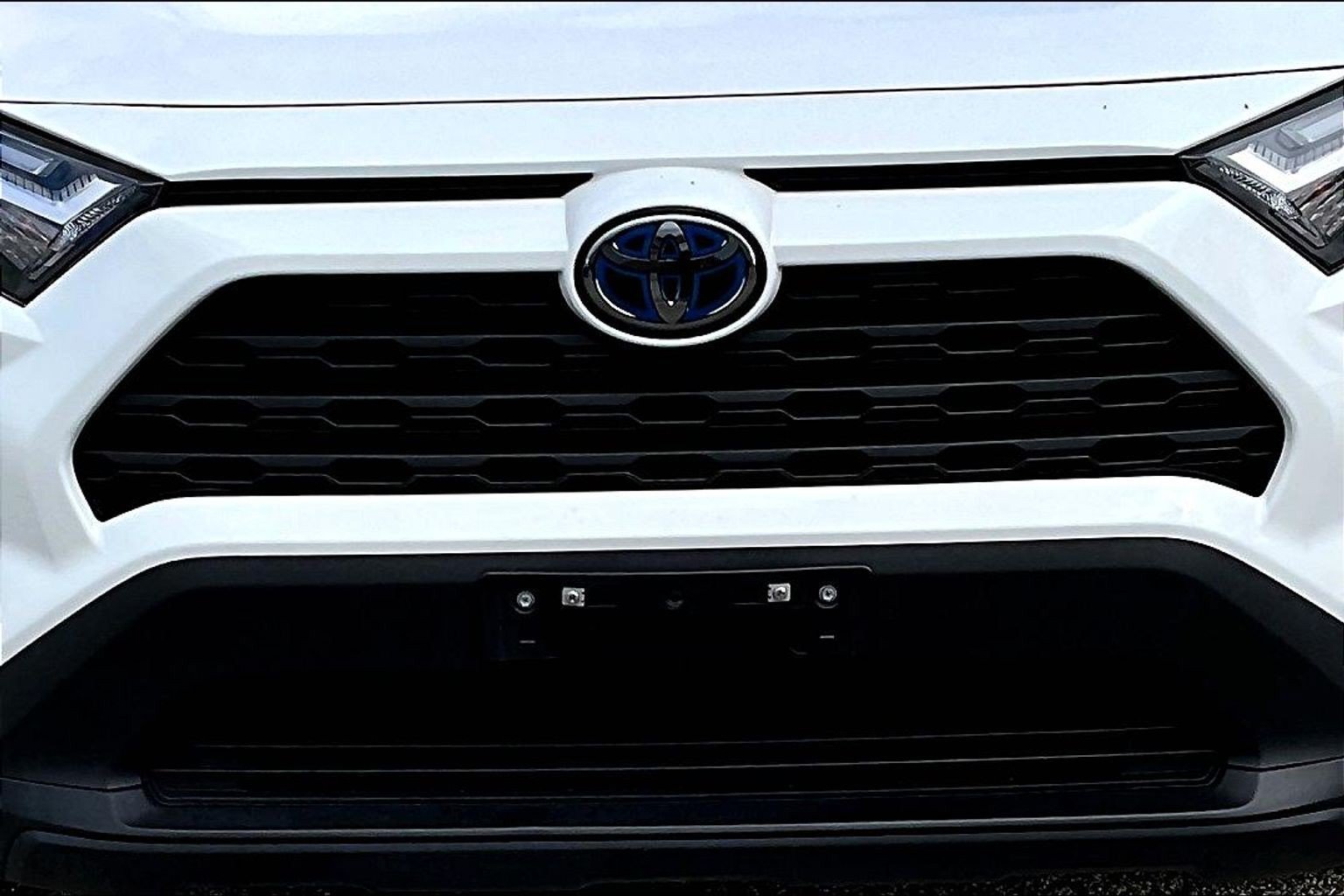 Used 2024 Toyota RAV4 LE AWD/4WD image 31
