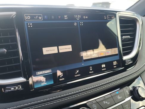 New 2026 Chrysler Pacifica Select image 13