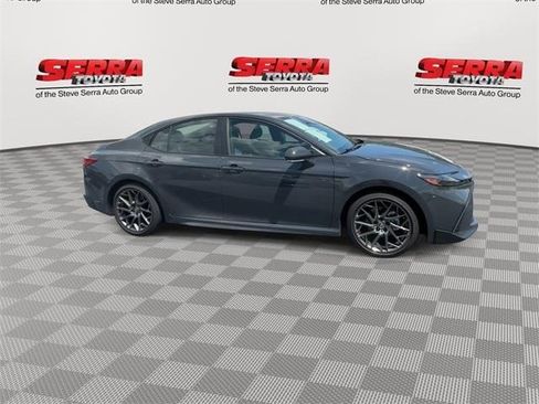 Used 2025 Toyota Camry SE w/ Convenience Package image 10