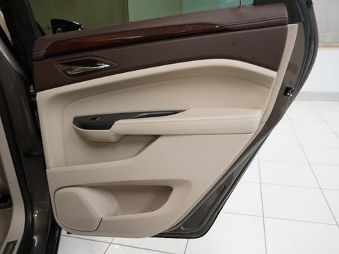 Used 2015 Cadillac SRX Luxury image 27