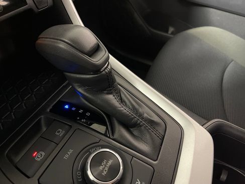 Certified 2025 Toyota RAV4 LE AWD/4WD image 22