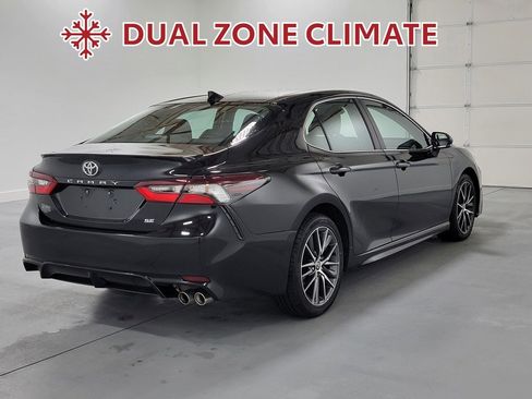 Used 2023 Toyota Camry SE image 10