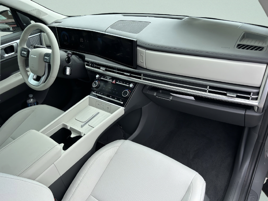 New 2026 Hyundai Santa Fe SE FWD image 6