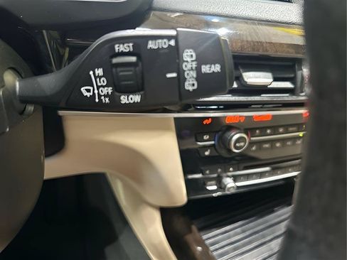 Used 2018 BMW X5 xDrive50i w/ Dynamic Handling Package AWD/4WD image 16
