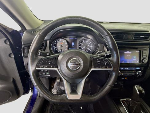 Used 2018 Nissan Rogue SV image 13