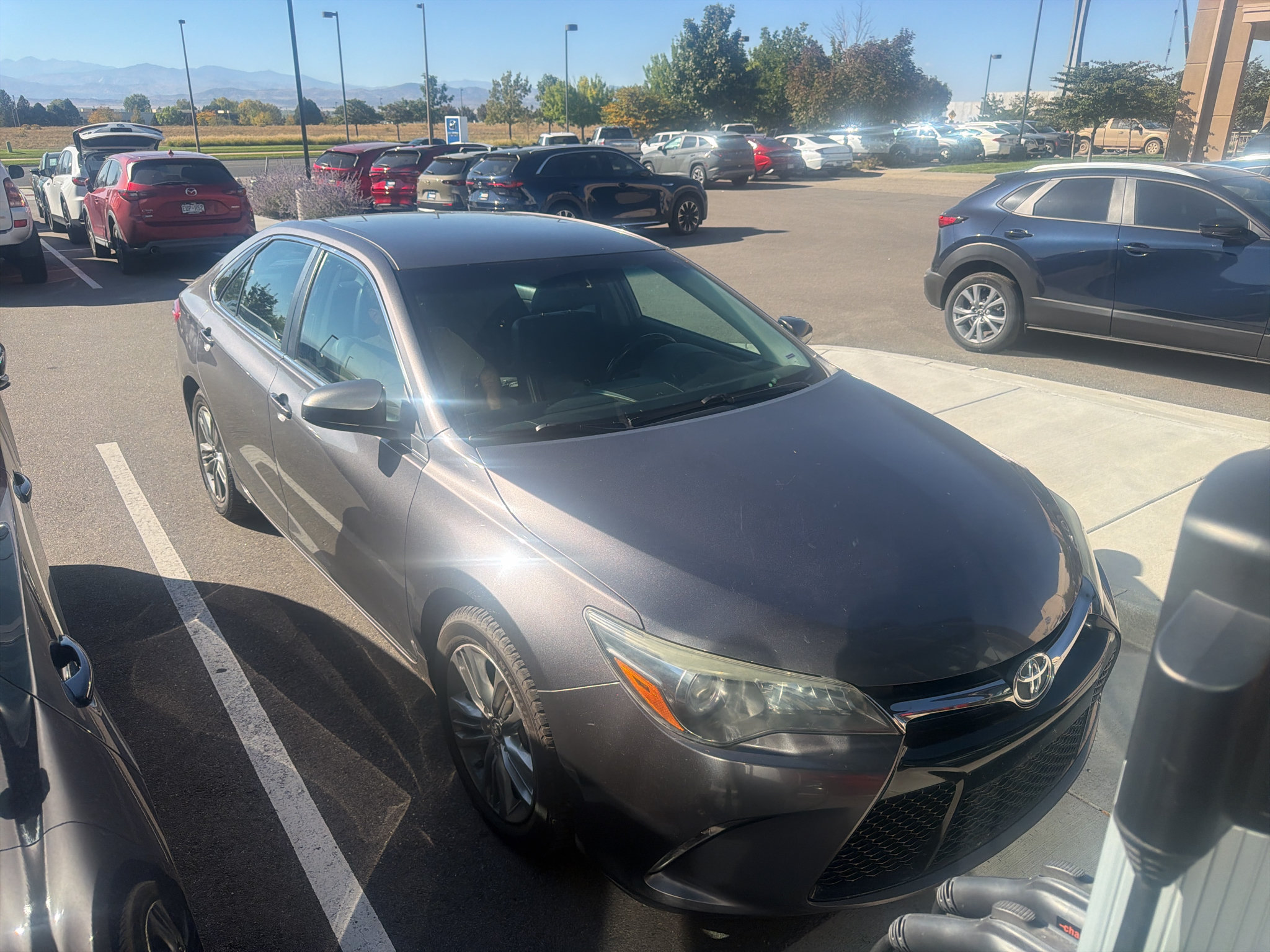 Used 2016 Toyota Camry SE FWD image 3