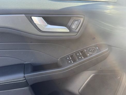 Used 2024 Ford Escape SE image 7