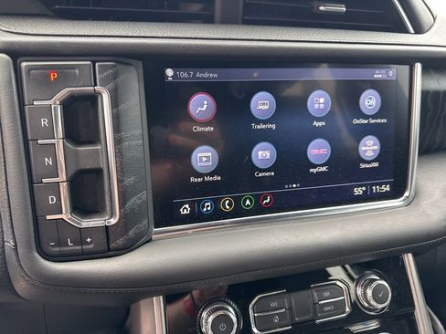 Used 2021 GMC Yukon XL Denali image 12