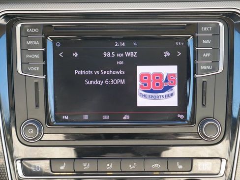 Used 2019 Volkswagen Passat 2.0T SE R-Line image 18