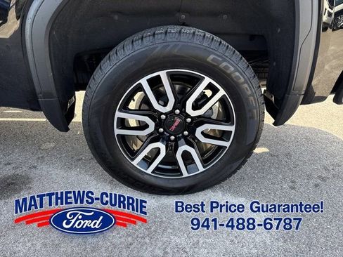 Used 2024 GMC Sierra 1500 AT4 w/ Technology Package AWD/4WD image 15