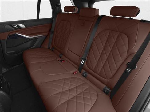 New 2025 BMW X5 xDrive50e image 9