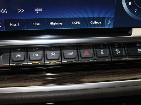 Used 2025 Chevrolet Silverado 1500 LT Trail Boss w/ LT Trail Boss Premium Package AWD/4WD image 48