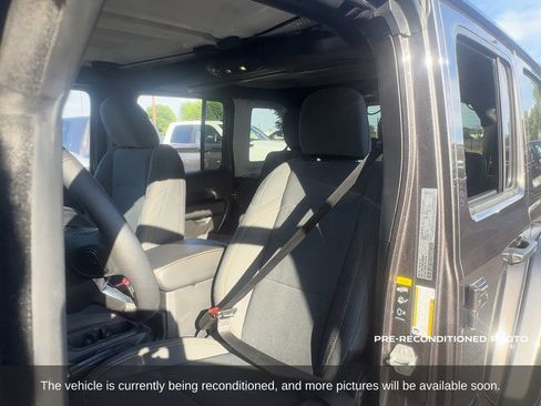 Used 2025 Jeep Wrangler Unlimited Sahara w/ Safety Group AWD/4WD image 11