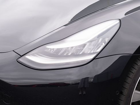 Used 2018 Tesla Model 3 Long Range AWD/4WD image 17