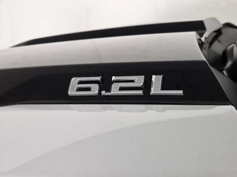Used 2024 Chevrolet Silverado 1500 LT Trail Boss w/ LT Trail Boss Premium Package AWD/4WD image 12