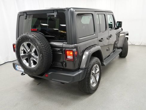 Used 2020 Jeep Wrangler Unlimited Sahara w/ Cold Weather Group AWD/4WD image 3