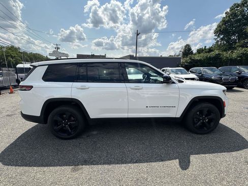 Used 2021 Jeep Grand Cherokee L Laredo AWD/4WD image 2