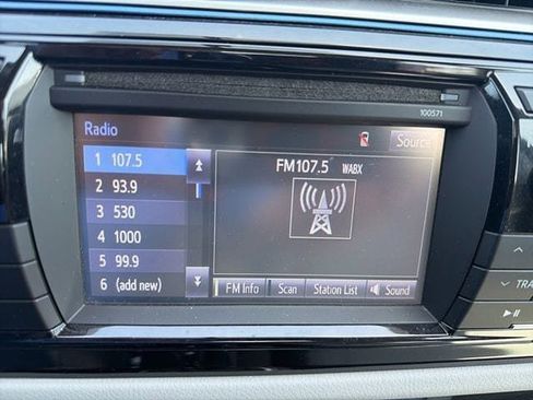 Used 2016 Toyota Corolla LE image 17