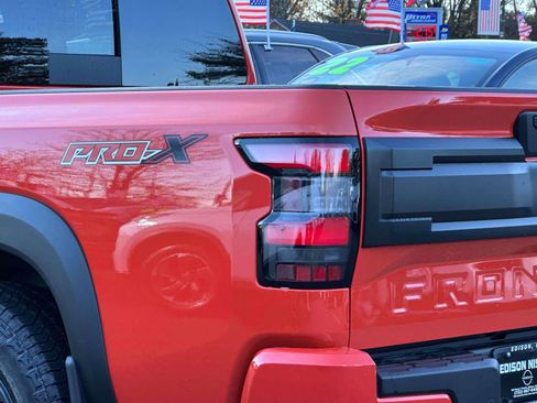 Used 2025 Nissan Frontier Pro-X w/ Pro Premium Package image 10