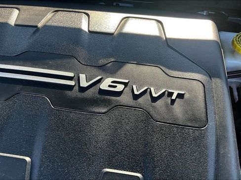 Used 2021 Jeep Cherokee Limited FWD image 30