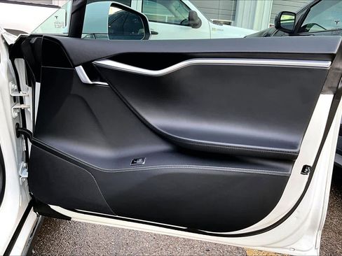 Used 2014 Tesla Model S 60 image 22