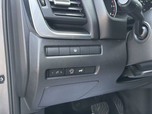 Certified 2023 Nissan Rogue SV w/ SV Premium B Package AWD/4WD image 17