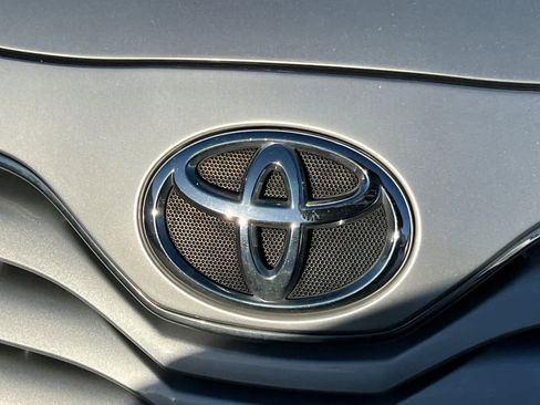 Used 2011 Toyota Camry LE image 13