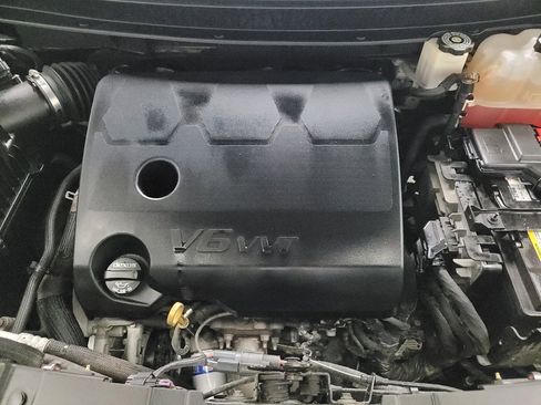 Used 2018 Chevrolet Traverse LT image 30