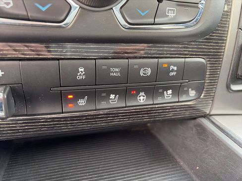 Used 2014 RAM 2500 Longhorn image 36