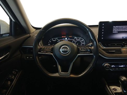 Used 2024 Nissan Altima 2.5 SL FWD image 12