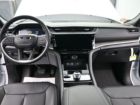 New 2026 Jeep Grand Cherokee L Limited image 31