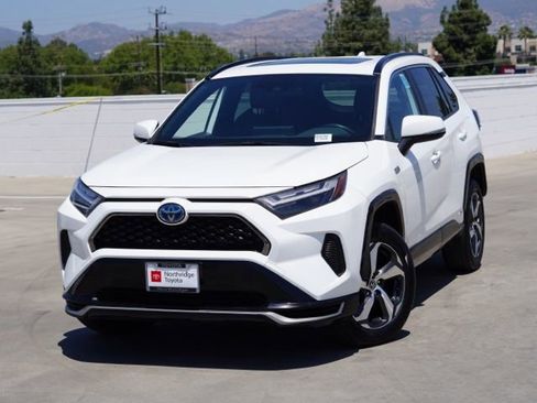 Used 2023 Toyota RAV4 SE w/ Weather & Moonroof Package AWD/4WD image 5