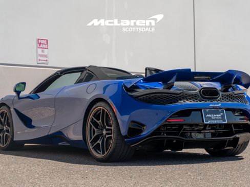 Used 2024 McLaren 750S Spider RWD image 5