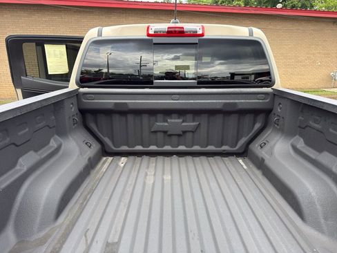 Used 2024 Chevrolet Colorado Z71 w/ Z71 Convenience Package 2 AWD/4WD image 26