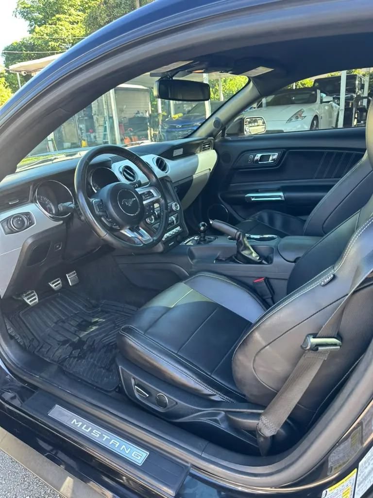 Used 2016 Ford Mustang Premium RWD image 10