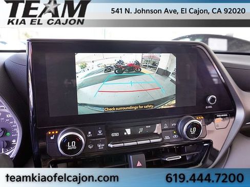 Used 2023 Toyota Highlander XLE FWD image 28
