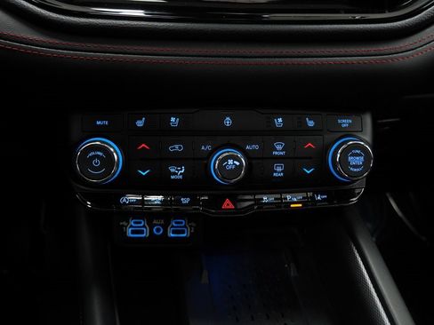 Certified 2025 Dodge Durango GT image 37