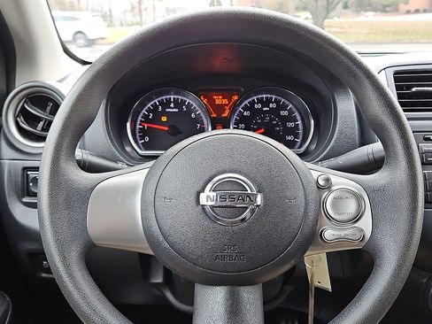 Used 2014 Nissan Versa SV image 17