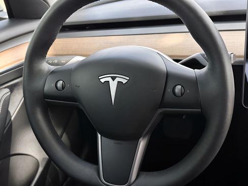 Used 2021 Tesla Model 3 Long Range AWD/4WD image 13