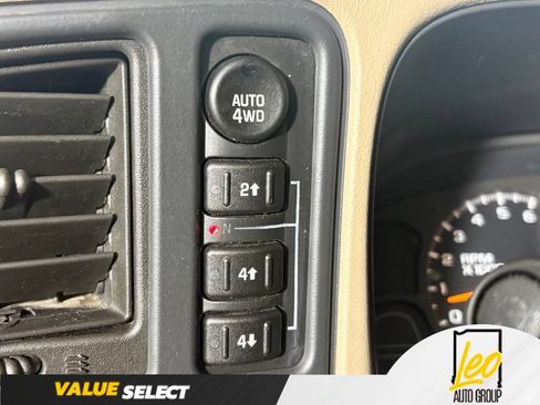 Used 2003 Chevrolet Suburban LT w/ LT Preferred Equipment Group AWD/4WD image 17