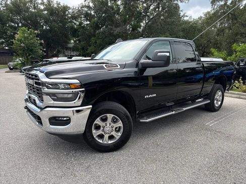 Used 2026 RAM 2500 Big Horn AWD/4WD image 3