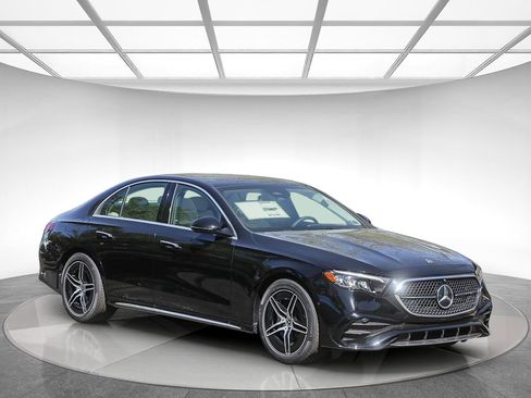 New 2026 Mercedes-Benz E 350 4MATIC Sedan image 5