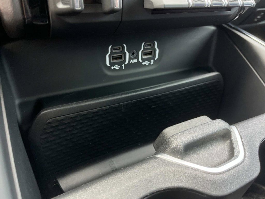 Used 2020 RAM 2500 Laramie w/ Night Edition AWD/4WD image 38