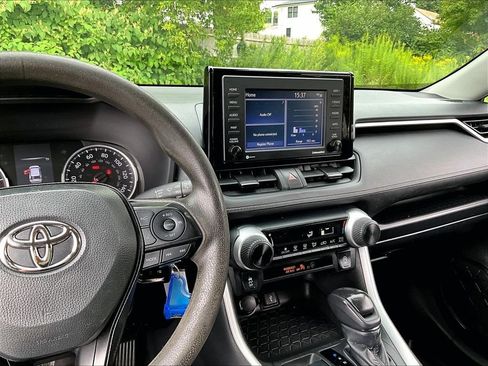 Certified 2022 Toyota RAV4 LE AWD/4WD image 24