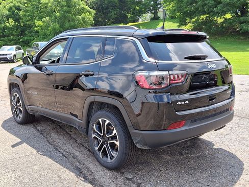 Used 2022 Jeep Compass Limited AWD/4WD image 22